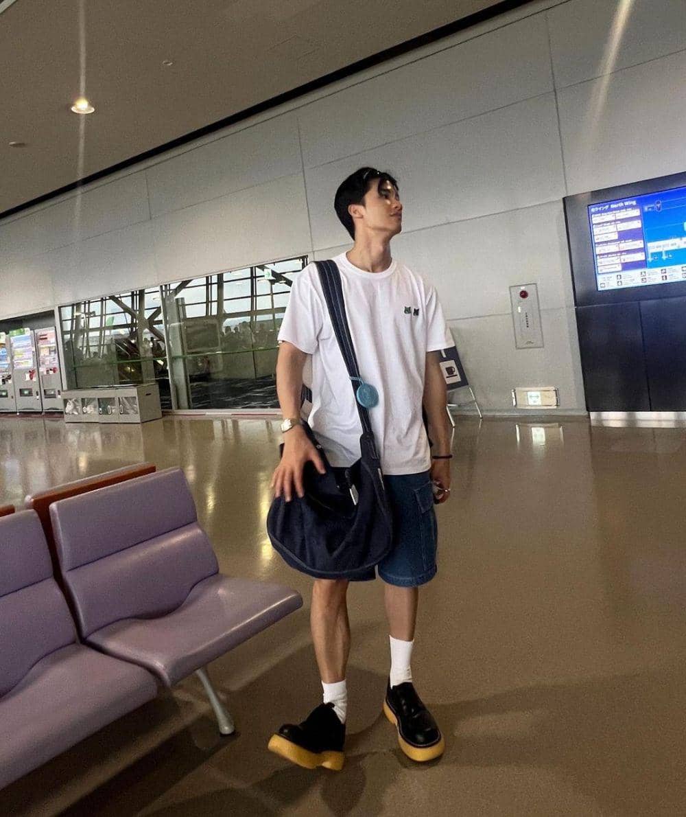 Inspirasi outfit short pants ala Tay Tawan (instagram.com/tawan_v)