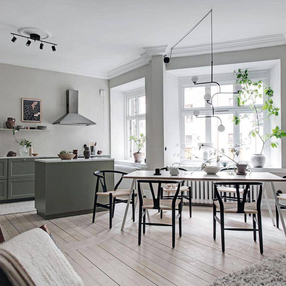Dapur open space. (instagram.com/styledbyemmahos)