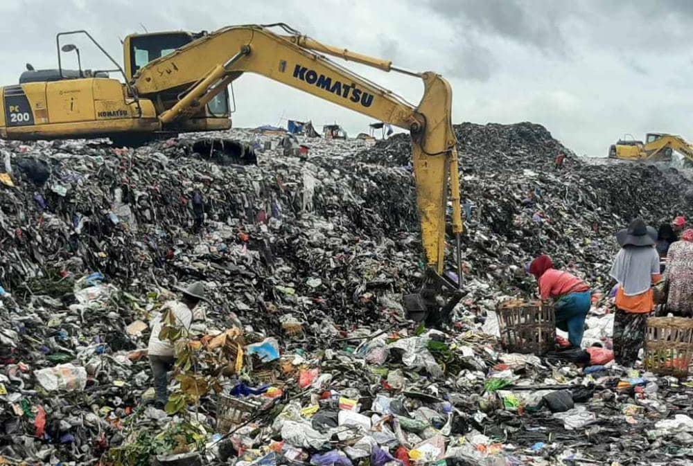 Sampah di TPA Basirih Banjarmasin.