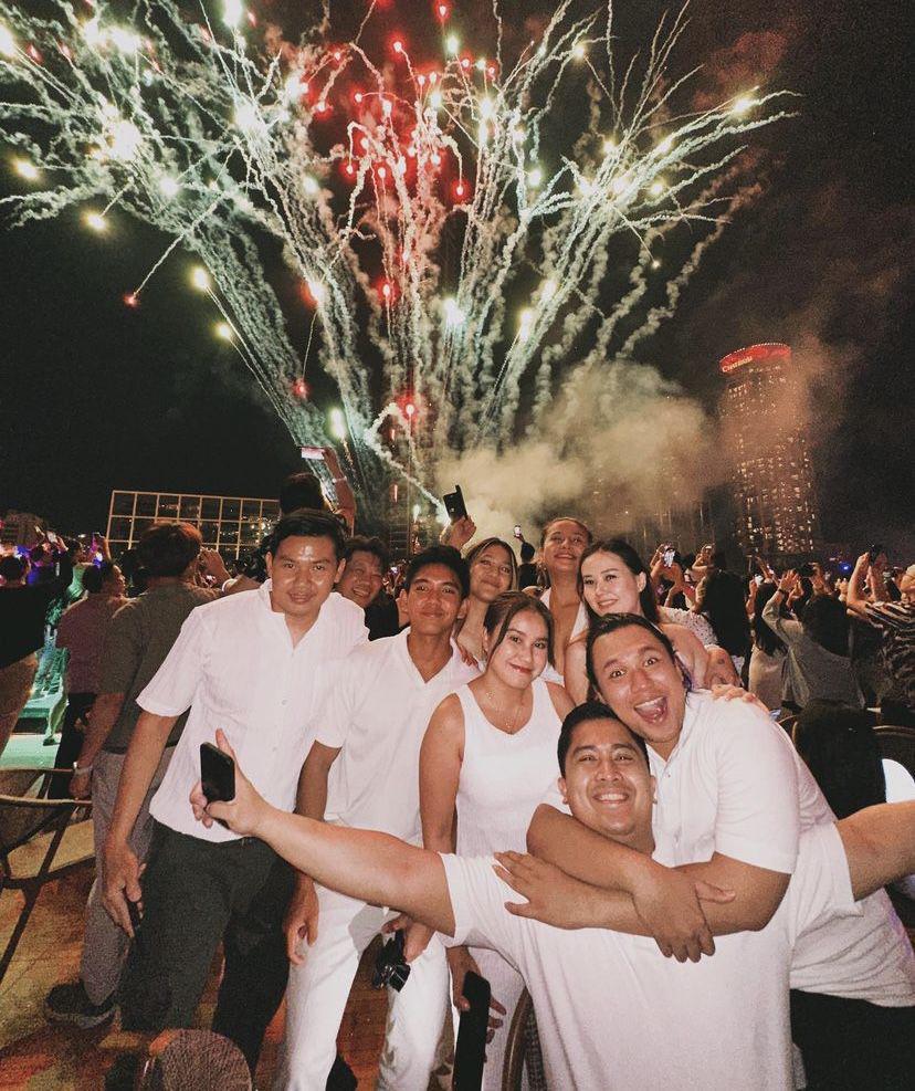 momen perayaan tahun baru 2024 Karin Novilda di Bangkok (instagram.com/narinkovilda)