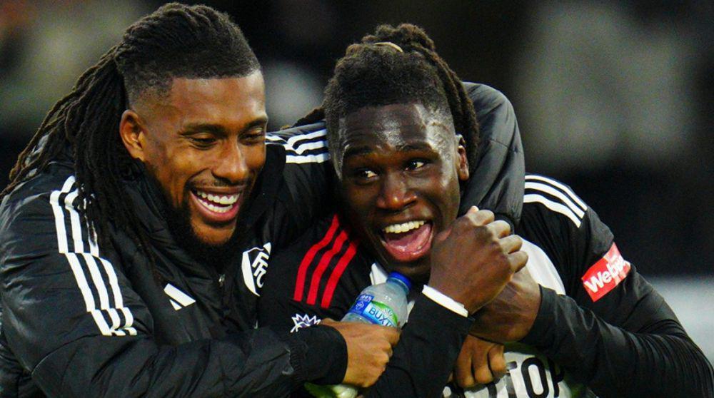 Alex Iwobi dan Calvin Bassey (twitter.com/FulhamFC)