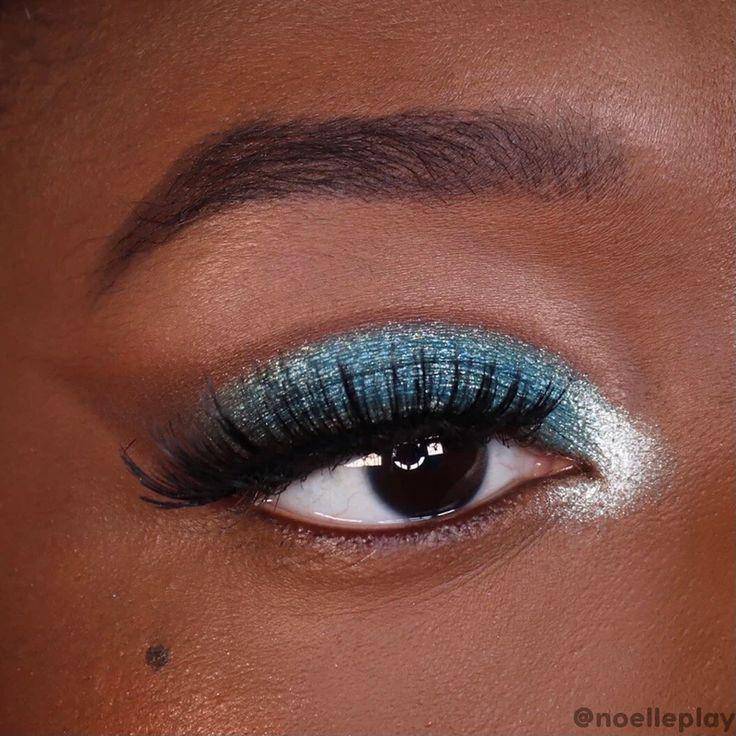 Tren makeup aquamarine. (pinterest.com/today/best/biru-yang-cantik)
