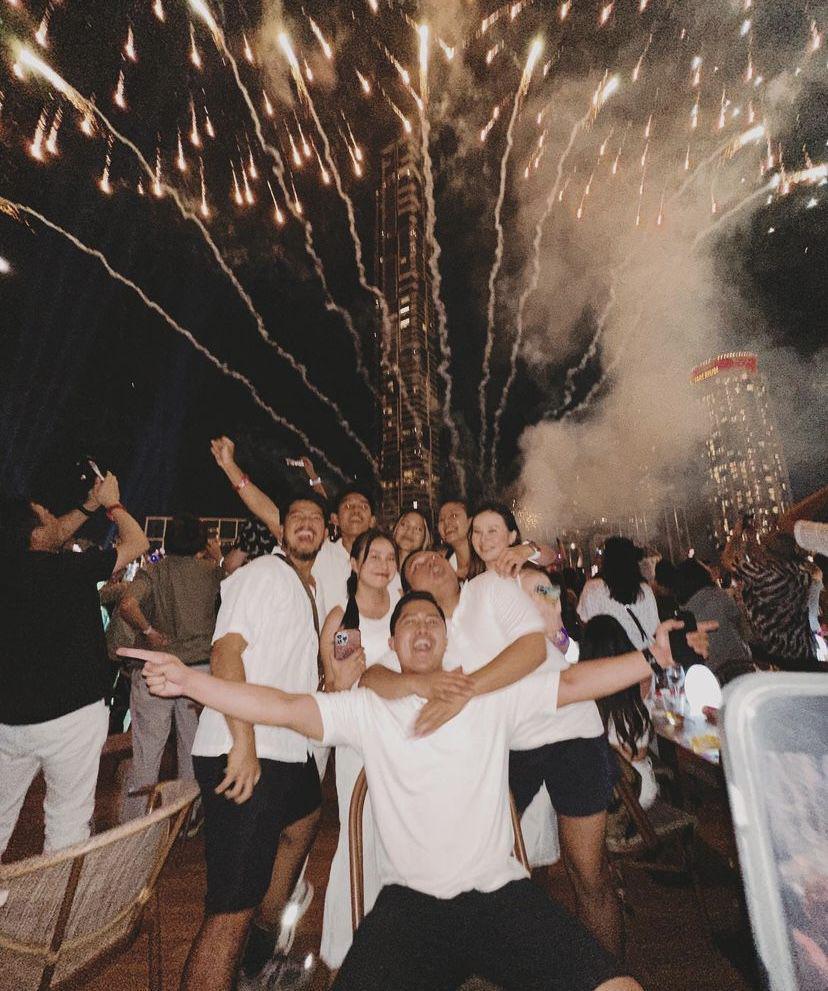 momen perayaan tahun baru 2024 Karin Novilda di Bangkok (instagram.com/narinkovilda)