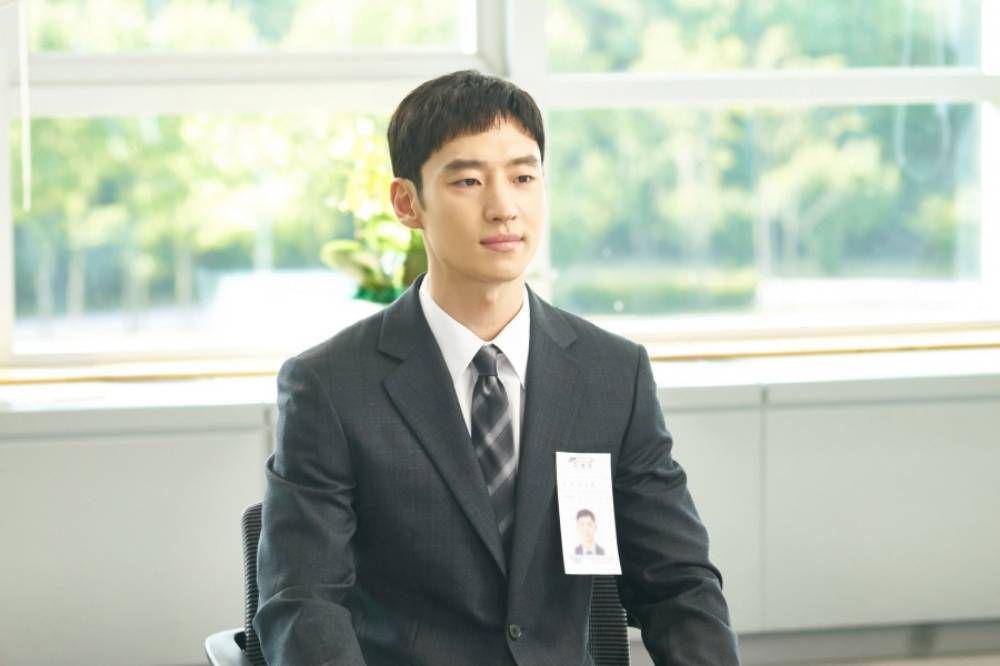 Lee Je Hoon dalam drama Where Stars Land (dok. SBS/Where Stars Land)