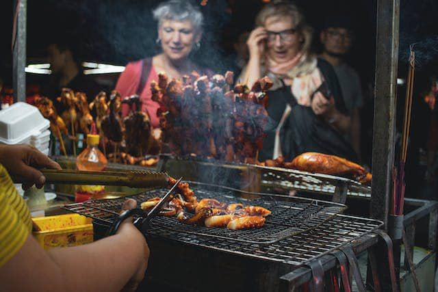 ilustrasi street food (pexels.com/Pragyan Bezbaruah)