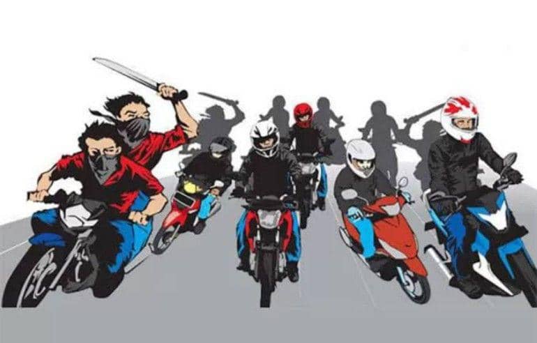 (Unit Reskrim Polres Lubuk Linggau saat mengamankan anggota gengster yang menyerang warga saat tahun baru) IDN Times/istimewa