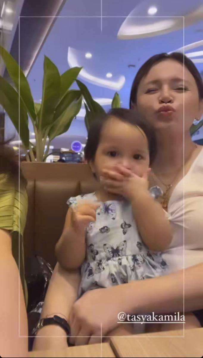 momen Rossa bertemu anak Tasya Kamila (instagram.com/itsrossa910)