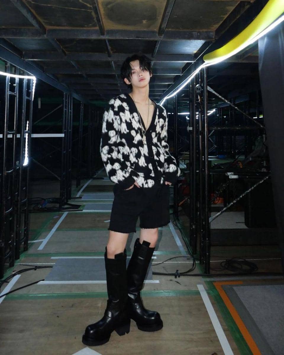 knitwear ala Yeonjun TXT (instagram.com/yawnzzn)