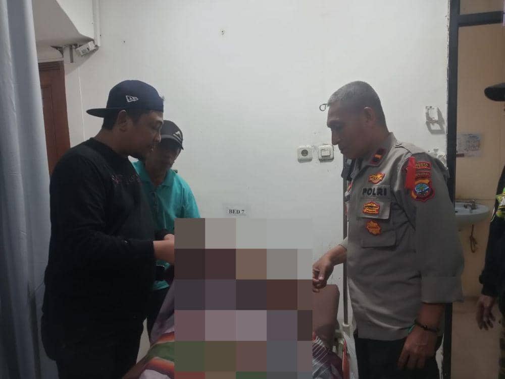 Korban pembunuhan anak kandung saat di RS Siti Maryam, Manado, Sulawesi Utara, Selasa (2/1/2024) malam. IDNTimes/Dok. Polresta Manado