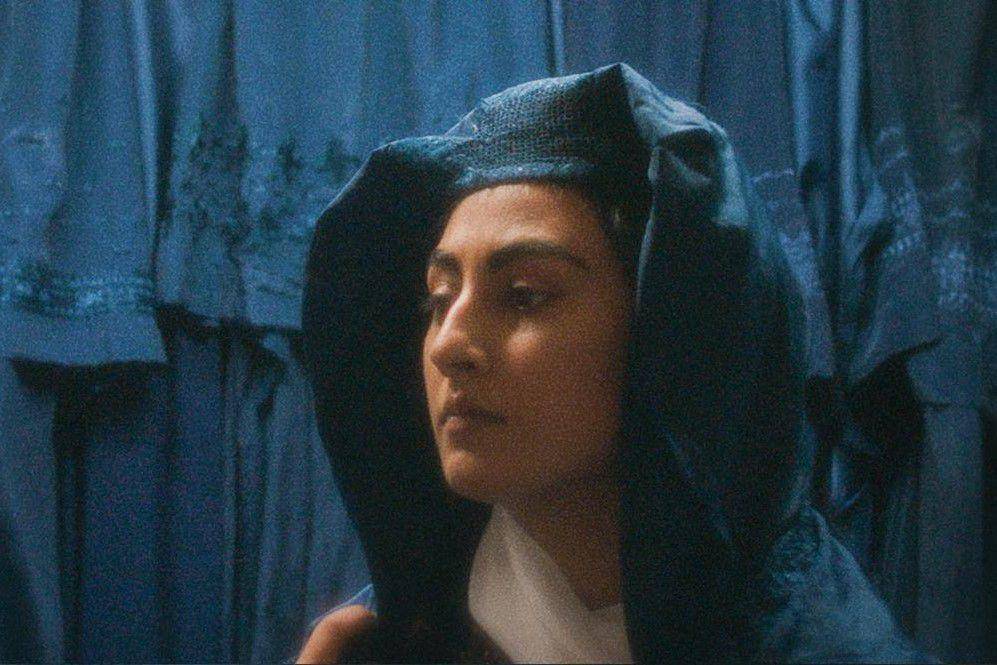 Yellow (dok. Azana Films/Yellow)