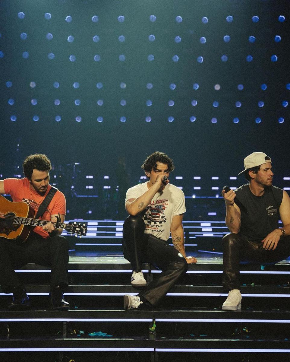 harga tiket konser Jonas Brothers di Indonesia (instagram.com/jonasbrothers)