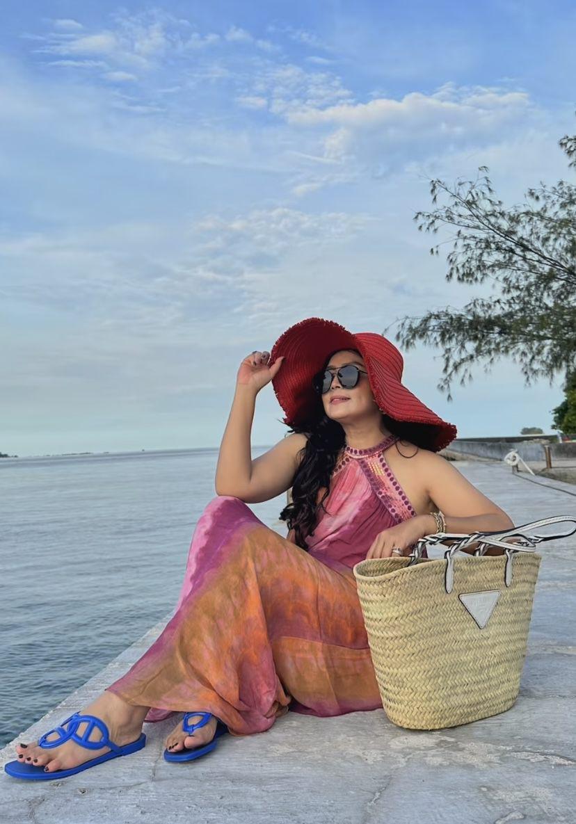 potret liburan keluarga Mayangsari di pulau pribadi (Instagram.com/mayangsari_official)