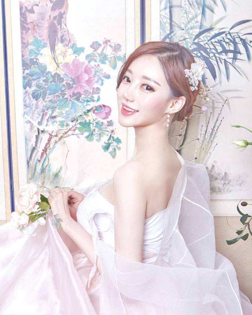 gaya makeup ala An Min Young (instagram.com/my_floria_)