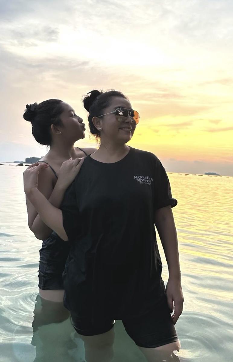 potret liburan keluarga Mayangsari di pulau pribadi (Instagram.com/mayangsari_official)