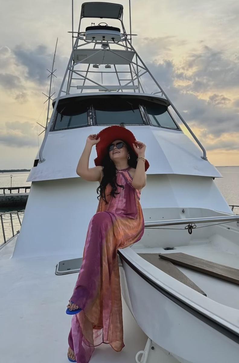 potret liburan keluarga Mayangsari di pulau pribadi (Instagram.com/mayangsari_official)