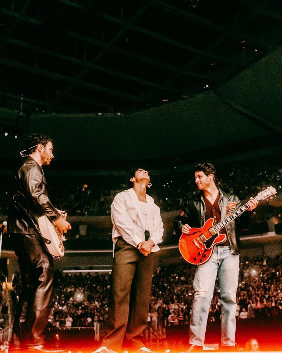 harga tiket konser Jonas Brothers di Indonesia (instagram.com/jonasbrothers)