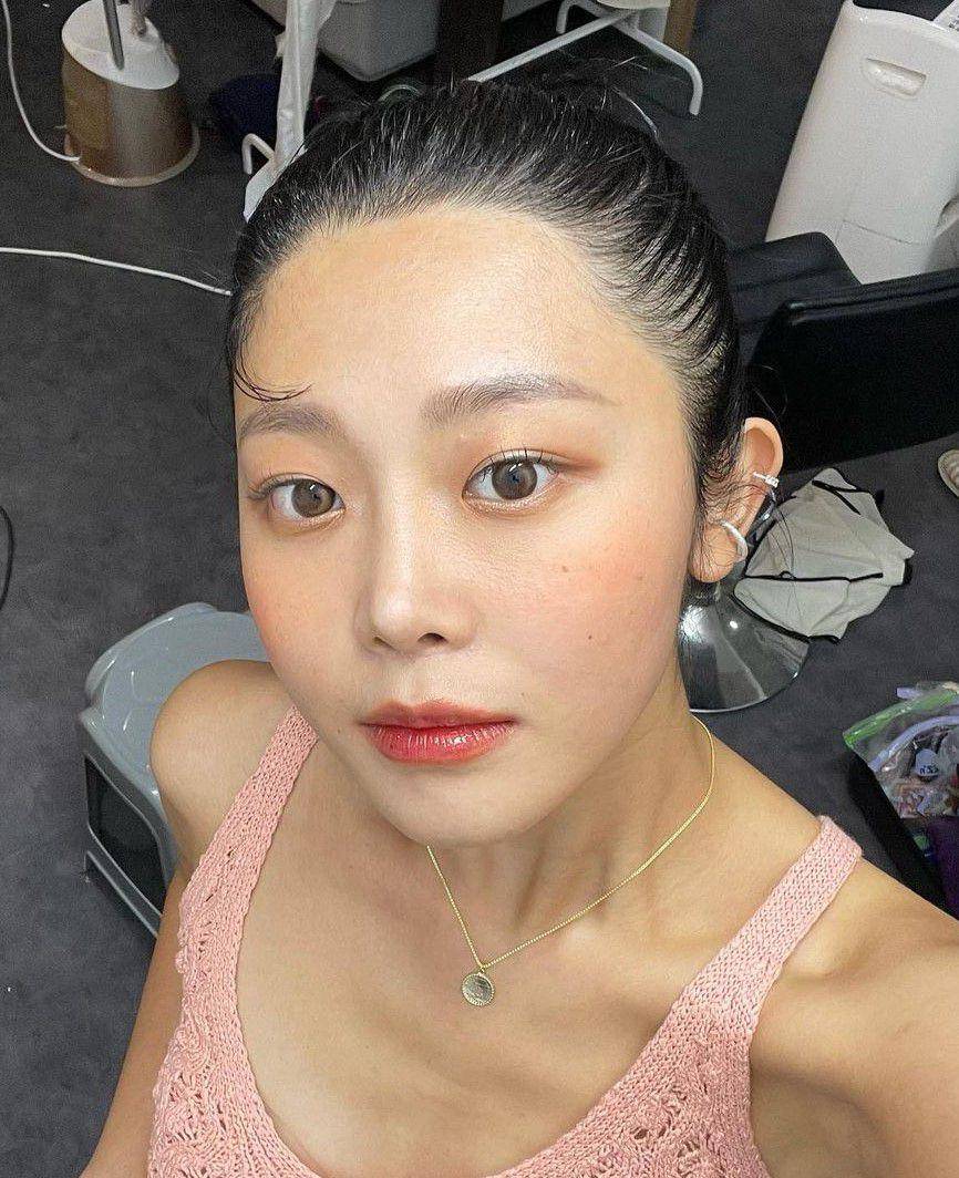 Choi Hye-seon (instagram.com/hazelchoiii)