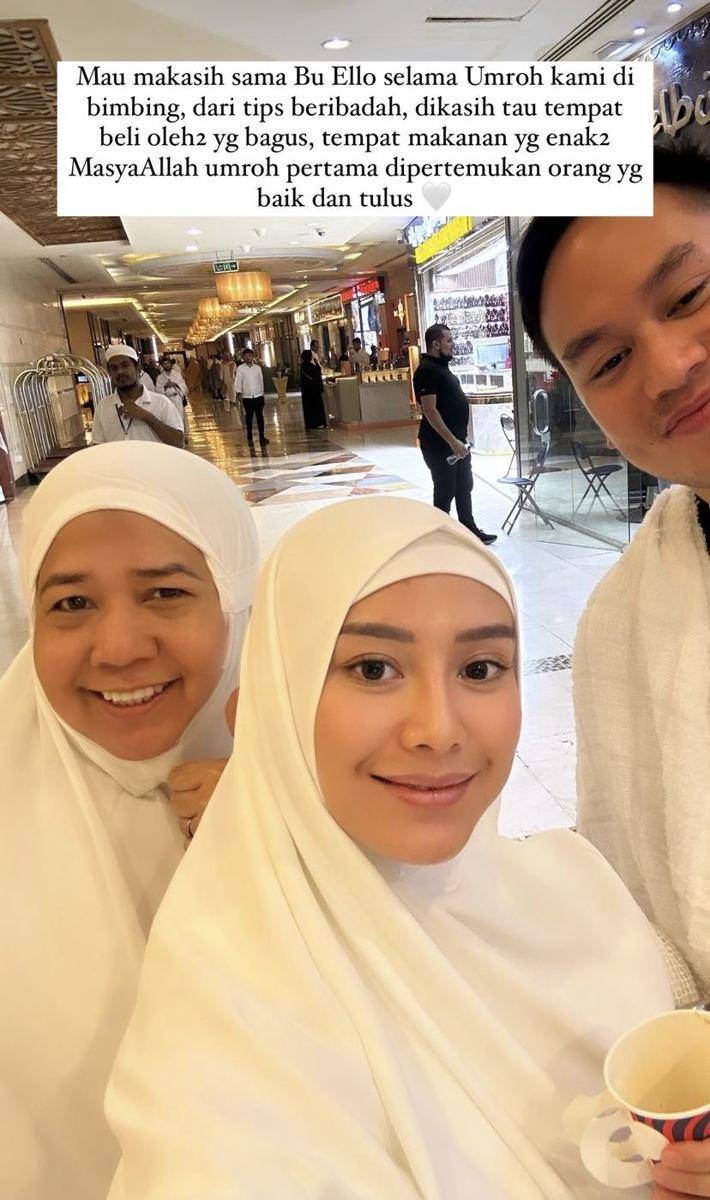 momen umrah Merdianti Octavia dan suami (instagram.com/merdioctav)