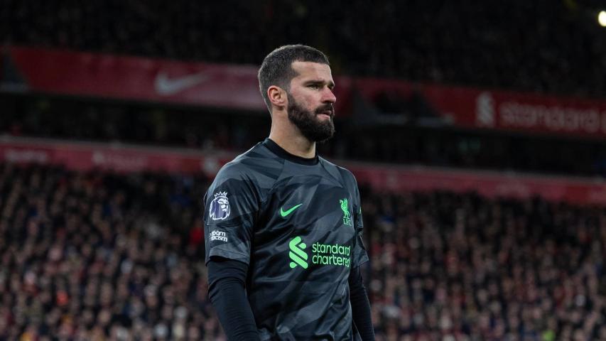 Blunder Konyol Liverpool, Salah Van Dijk atau Alisson?