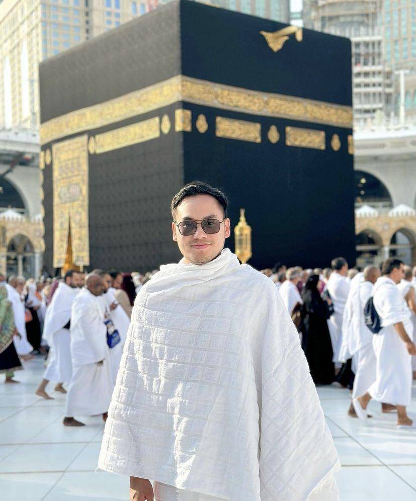 momen umrah Merdianti Octavia dan suami (instagram.com/merdioctav)