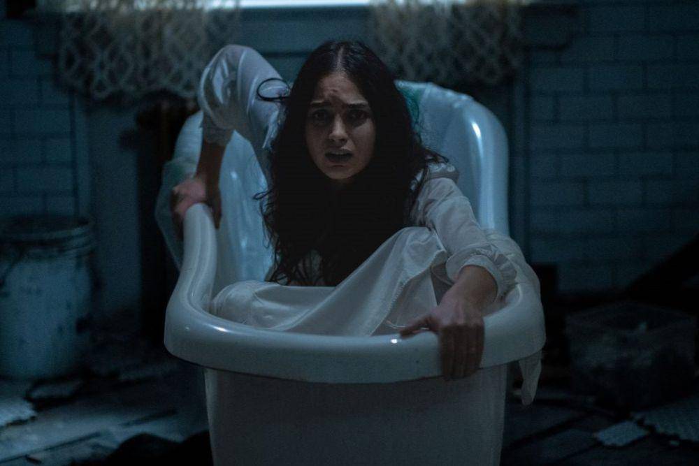 adegan dalam film Bed Rest (dok. STXfilms/Bed Rest)