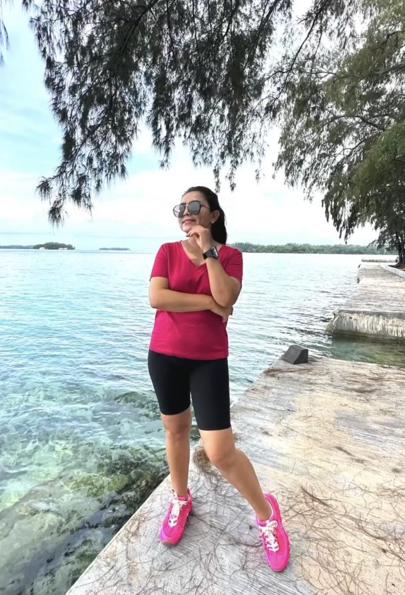 potret liburan keluarga Mayangsari di pulau pribadi (Instagram.com/mayangsari_official)