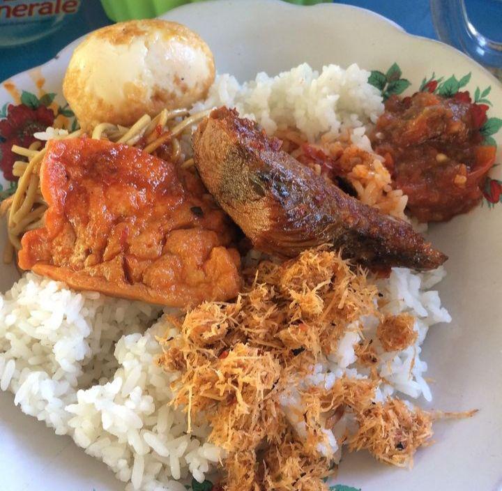 nasi kobel khas Sampang (instagram.com/@maduradelicious)