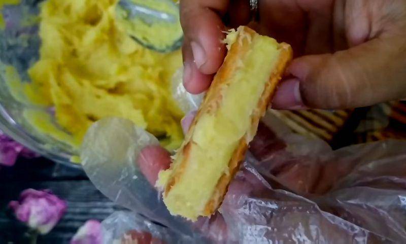 gambar biskuit gabin yang diberi isian (youtube.com/Chalistaa Kitchen)