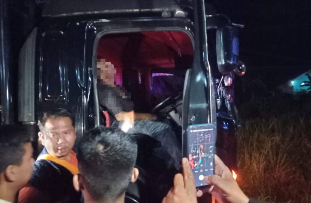 Sopir Truk Batu Bara Ditemukan Meninggal di Dalam Perjalanan