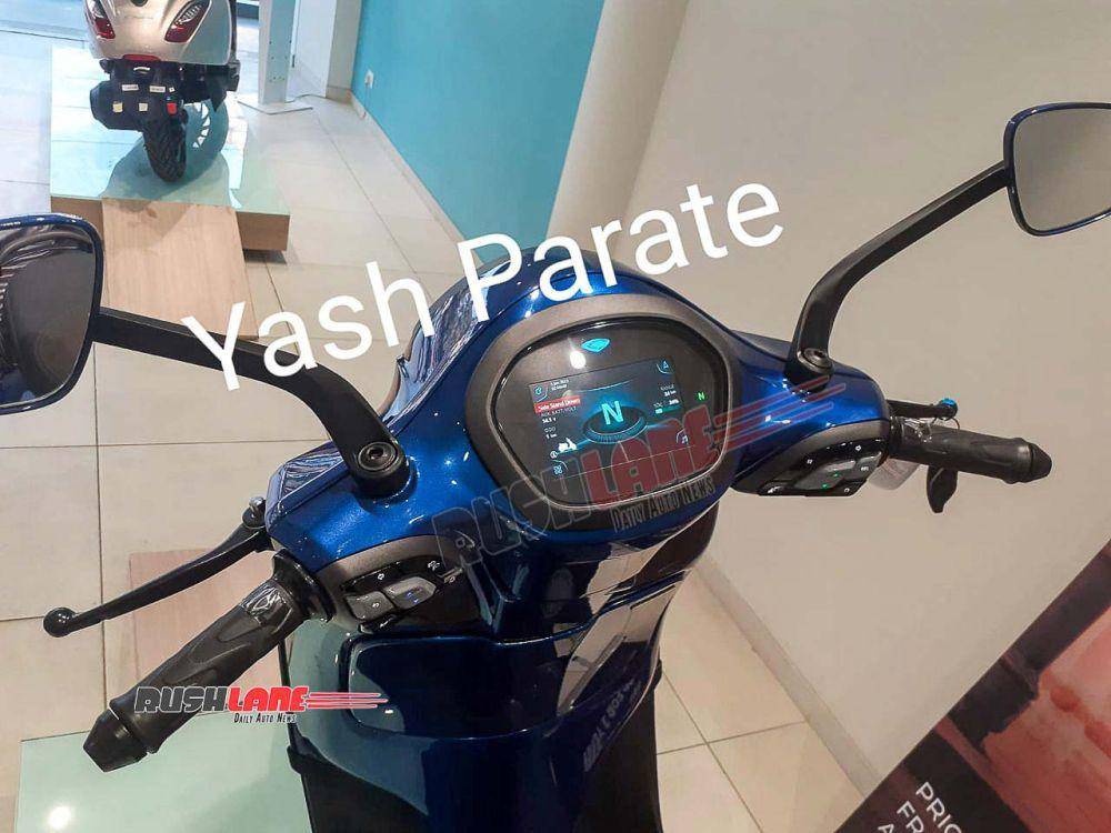 Bajaj Chetak Premium terbaru (Rushlane)