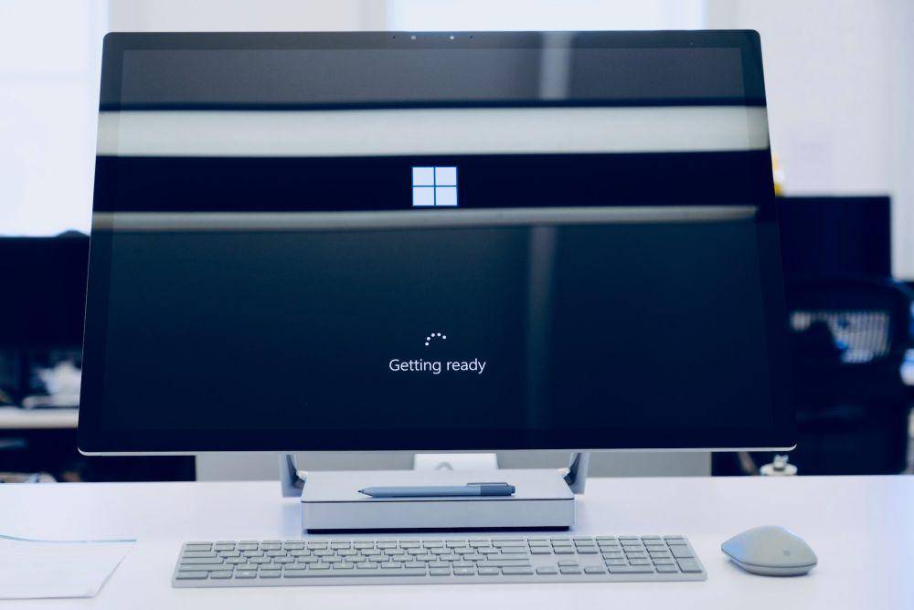 ilustrasi PC dengan sistem operasi Windows (unsplash.com/Johnyvino)