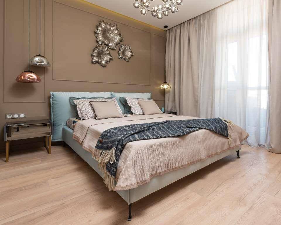 ilustrasi dekorasi kamar tidur dengan nuansa taupe (pexels.com/Max Rabubovskiy)
