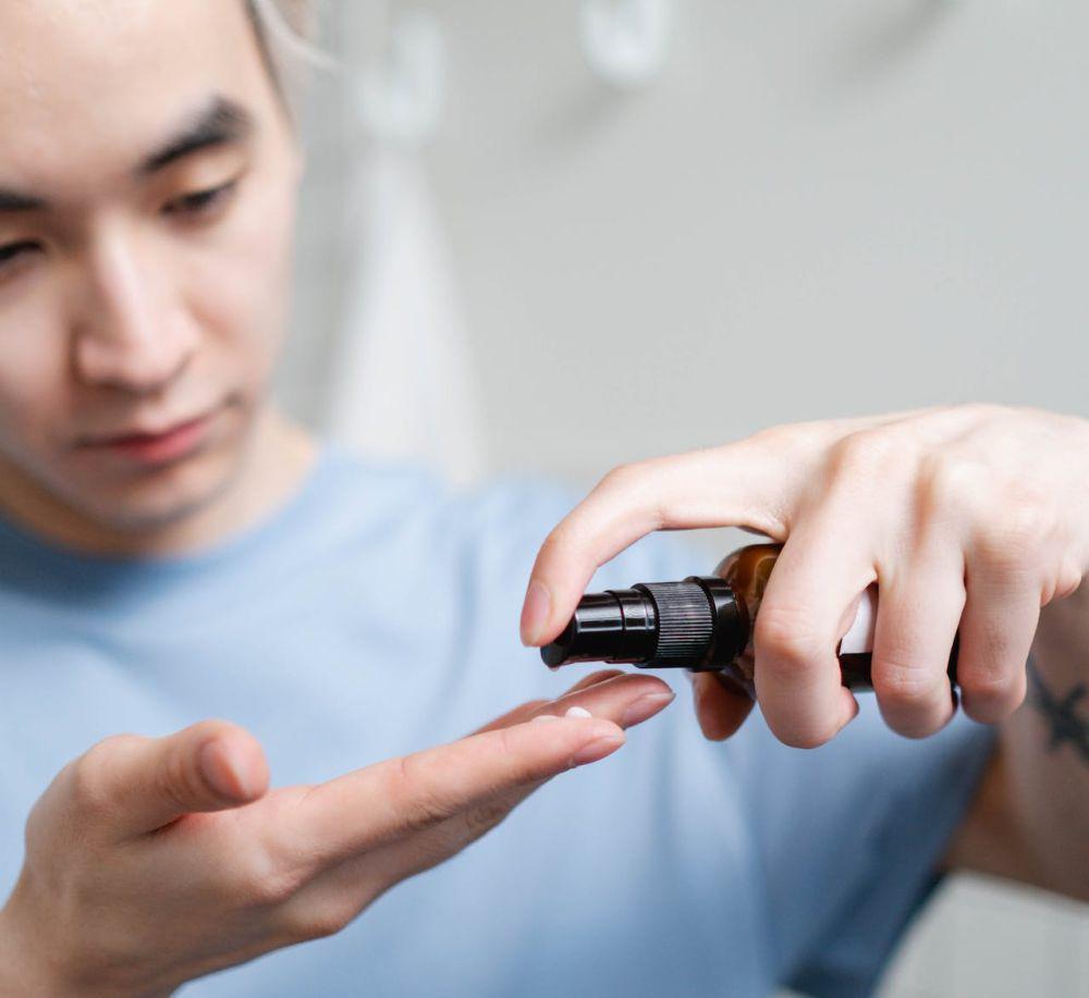 5 Toner Wajah Cowok yang Efektif Angkat Minyak di Wajah