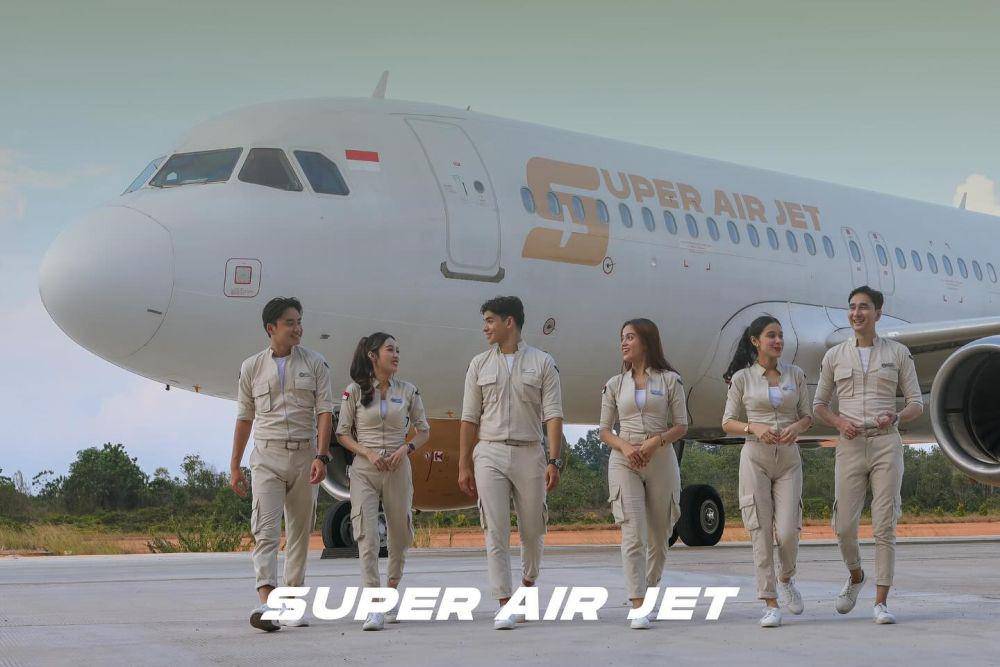 Pramugara dan pramugari Super Air Jet (instagram.com/superairjet)
