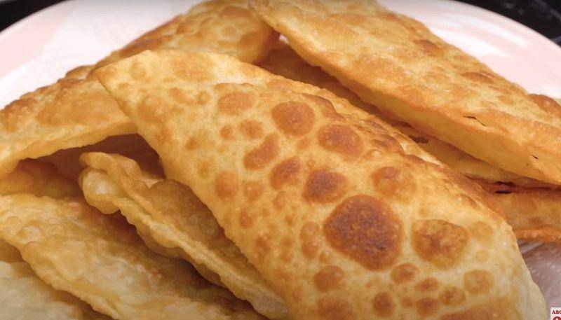 Çiğ börek (YouTube.com/Nefis Yemek Tarifleri)