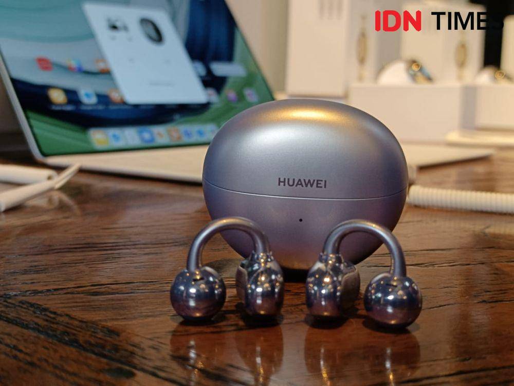 Huawei FreeClip (IDN Times/Fatkhur Rozi)