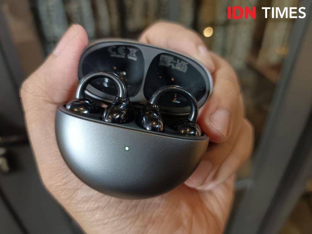 Huawei FreeClip (IDN Times/Fatkhur Rozi)