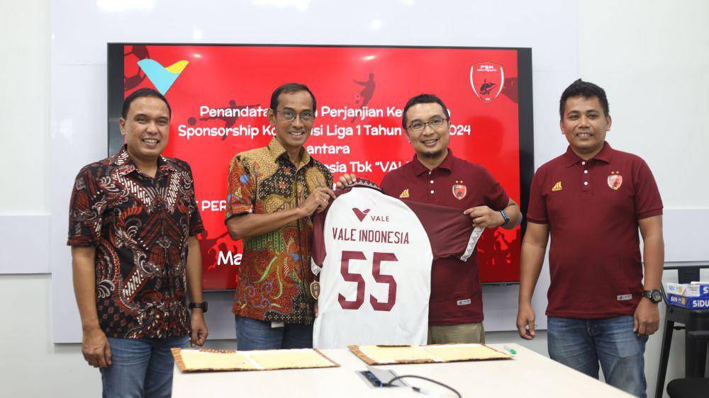 Peresmian PT. Vale Indonesia Tbk. sebagai sponsor PSM Makassar di musim 2023-24, yang berlangsung pada Jumat 5 Januari 2024. (Dok. Ofisial PSM Makassar)