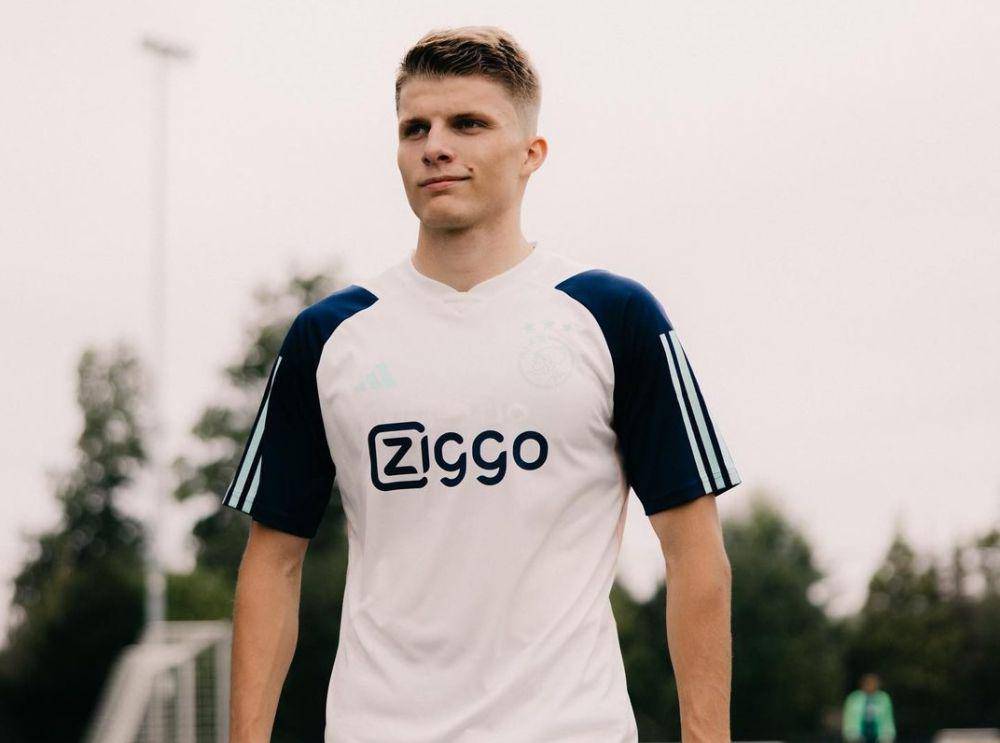 Anton Gaaei saat berlatih bersama Ajax Amsterdam. (instagram.com/afcajax)