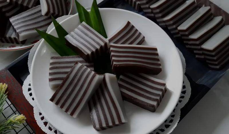 gambar kue lapis tepung beras (youtube.com/Atha Naufal)