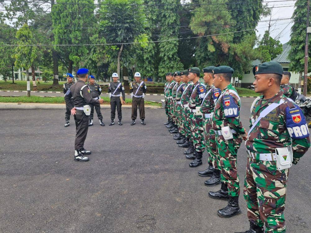 Pimpinan Pomdam IV Diponegoro saat apel pasukan sebelum bergerak menertibkan knalpot brong di lima daerah. (IDN Times/Dok Pendam IV Diponegoro Semarang)