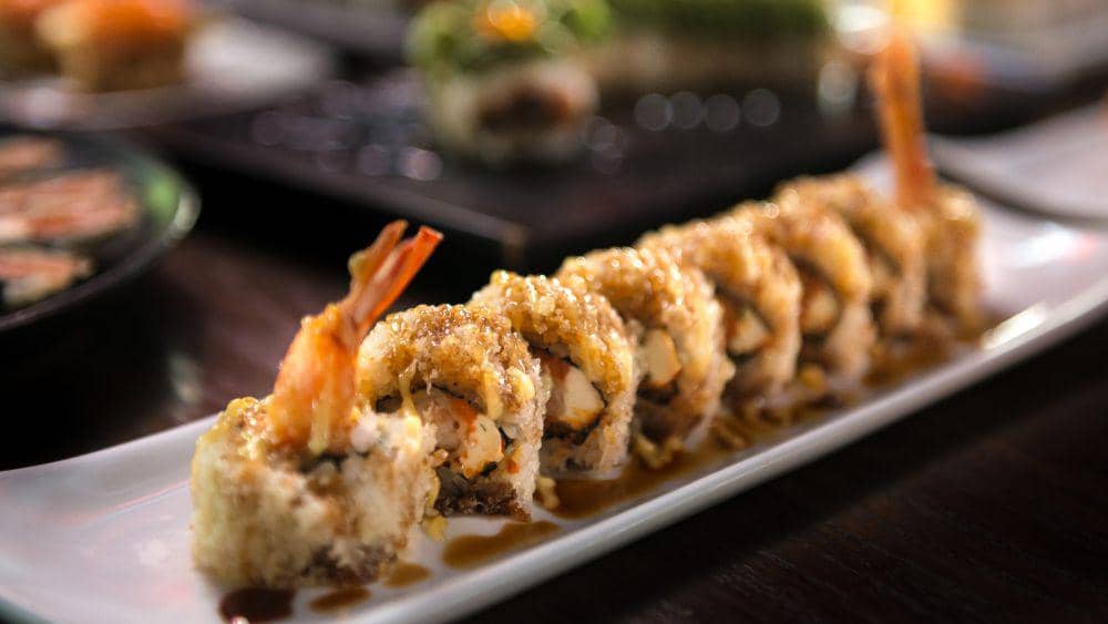 ilustrasi Shrimp Tempura Roll (mashed.com)