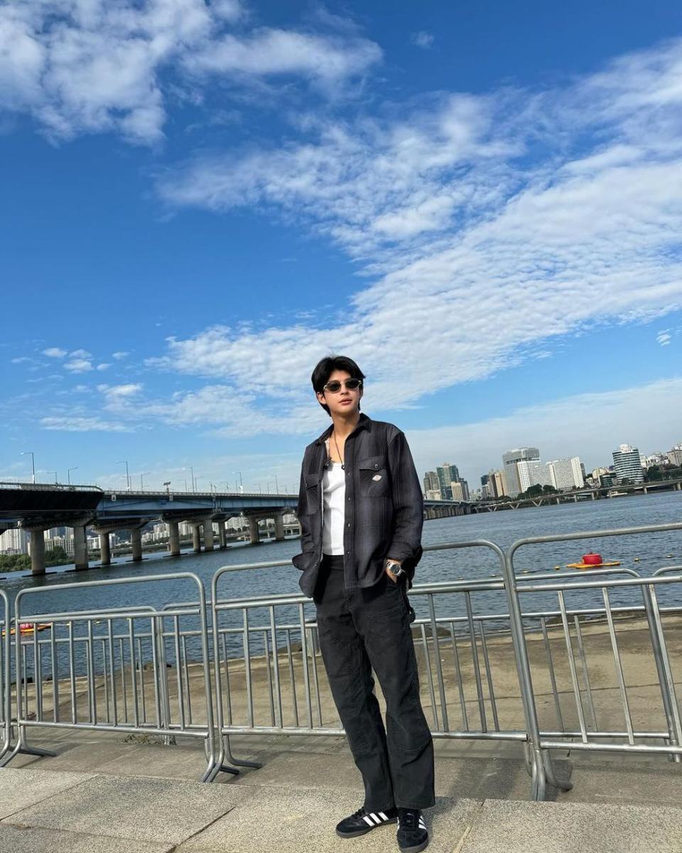 Ide outfit day out ala Mark Pakin (instagram.com/mmarkpkk)