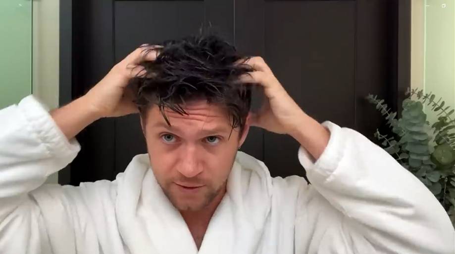 Niall Horan skincare dan haircare routine (Tangkapan Layar YouTube)