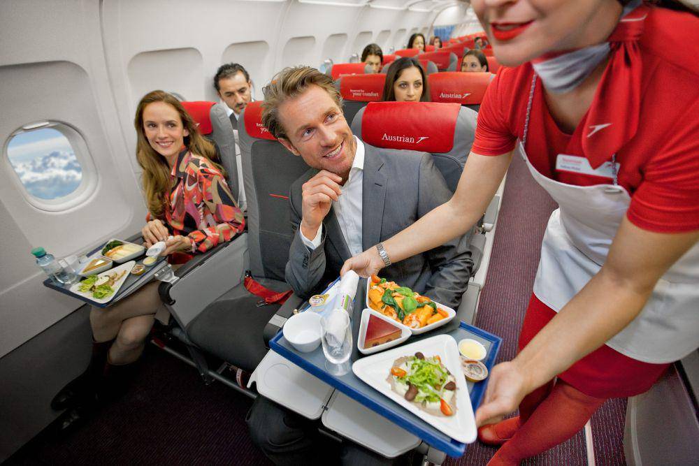 ilustrasi pilihan makanan yang disediakan oleh pramugari (commons.wikimedia.org/Austrian Airlines)