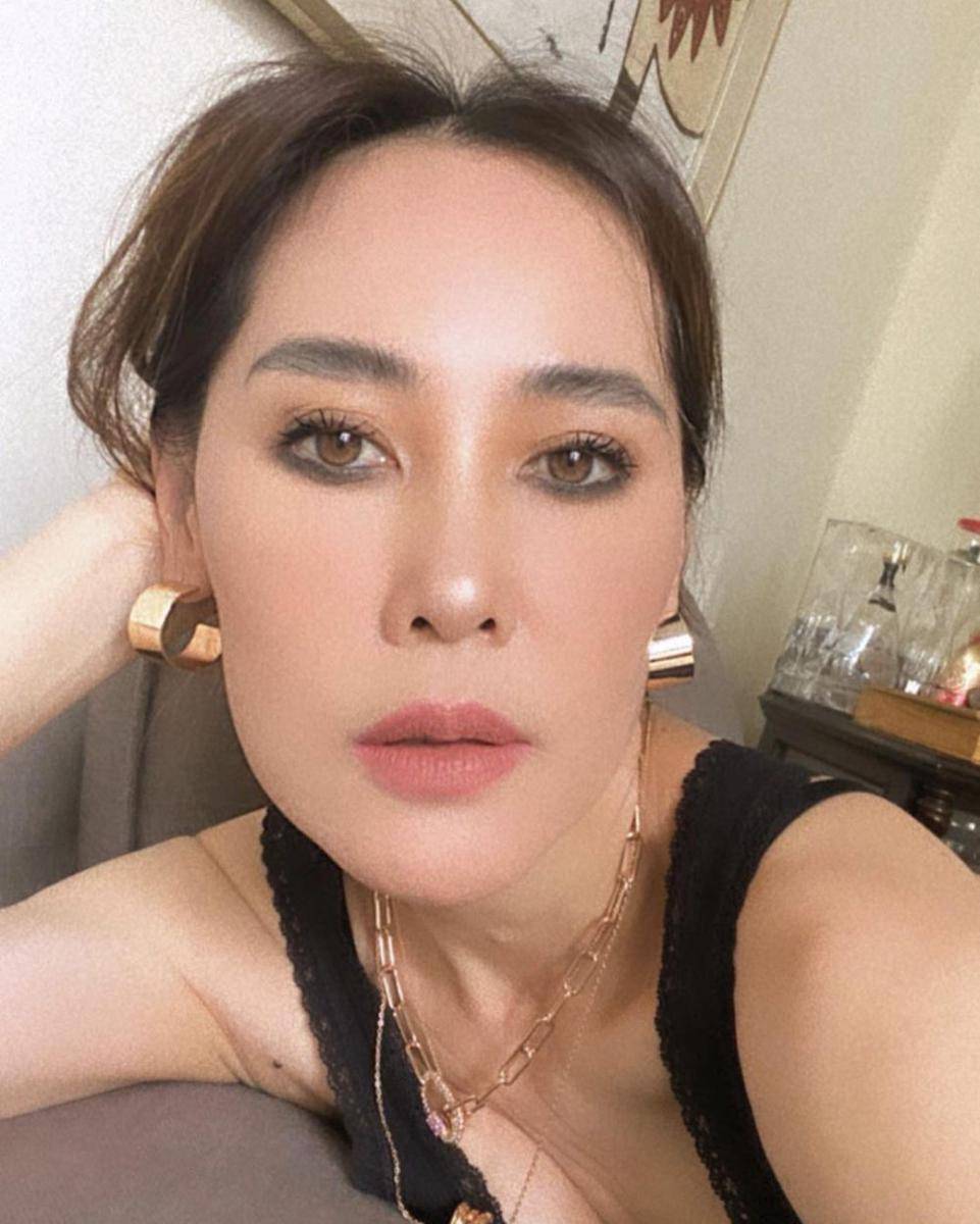 ide gaya makeup Ina Thomas (instagram.com/inathomas)