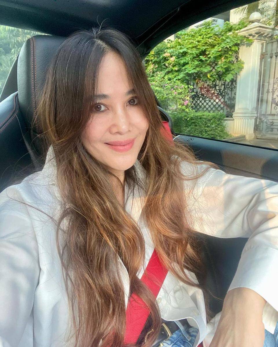 ide gaya makeup Ina Thomas (instagram.com/inathomas)