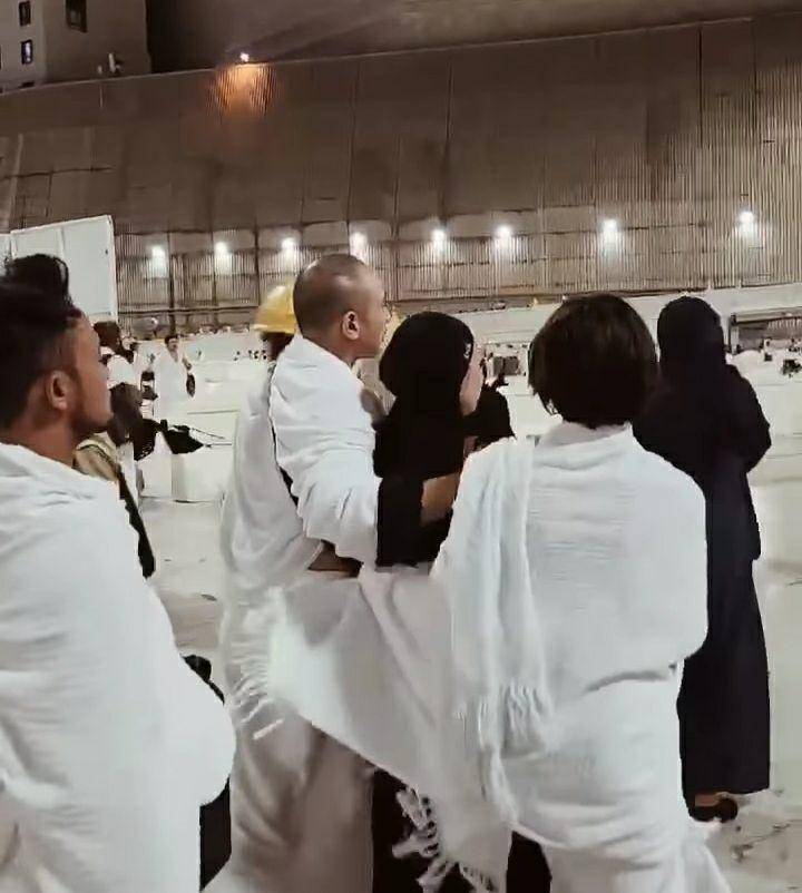 potret BCL lakukan badal umrah untuk mendiang Ashraf (instagram.com/itsmebcl)
