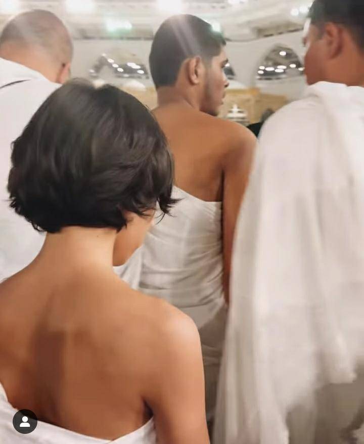 potret BCL lakukan badal umrah untuk mendiang Ashraf (instagram.com/itsmebcl)