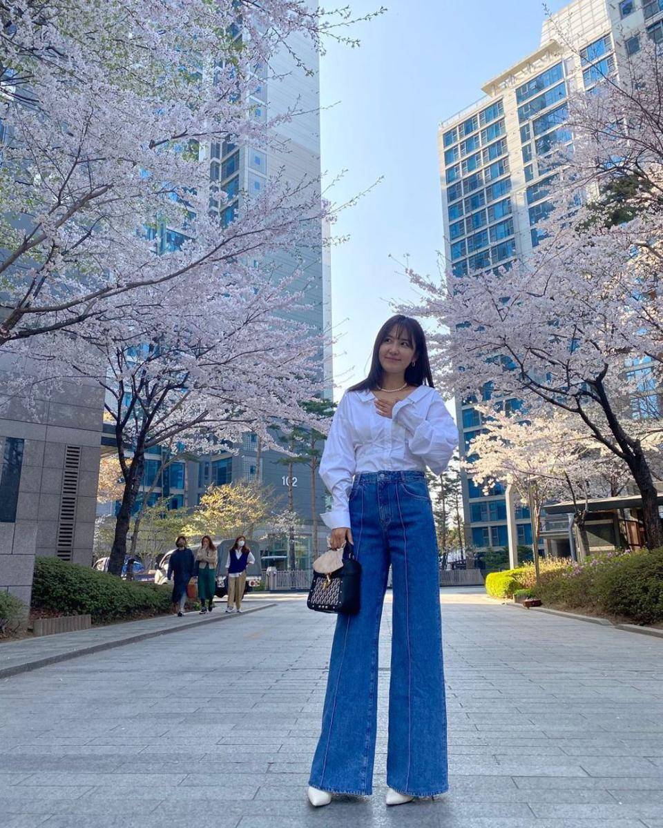 gaya feminin Shin Dong Mi (instagram.com/dongmi_shin)